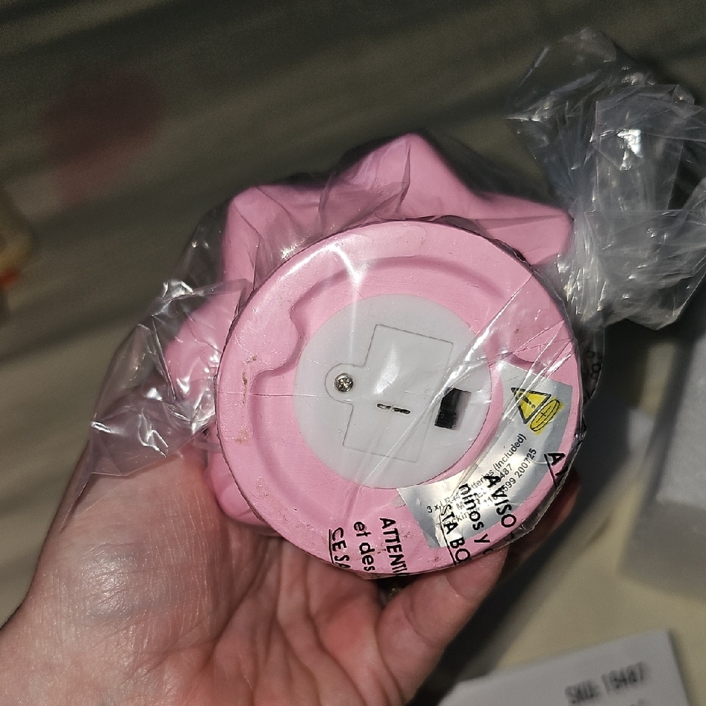Hello Kitty Pink Ceramic Tree with Lights - Picture 4 of 5